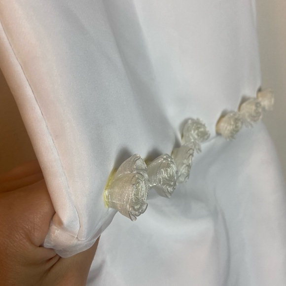 Elegant White Kids Dress with Floral Accents Flower girl or Confirmation dress - Picture 5 of 5